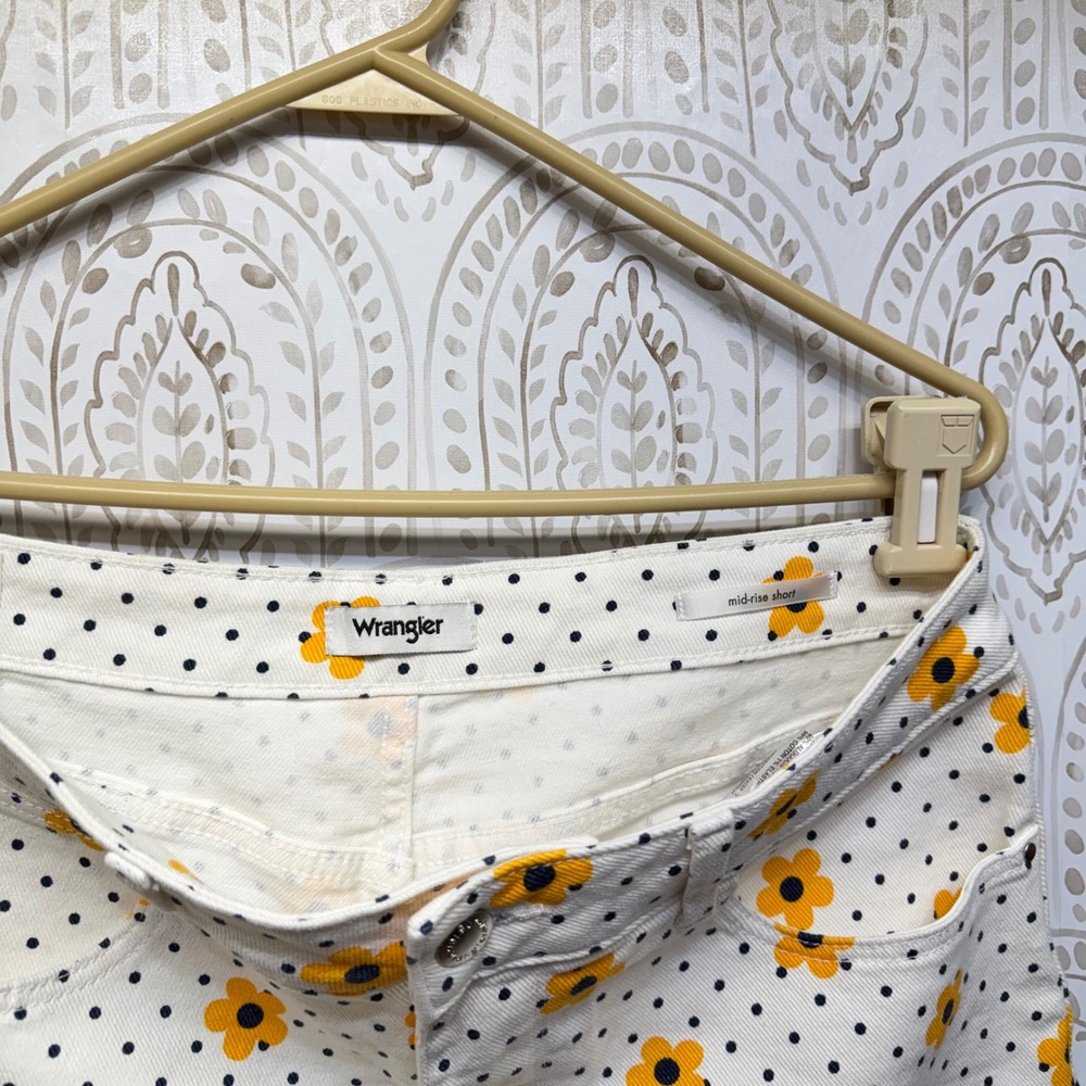 Wrangler Cut Off Shorts Womens 29 White Floral Polka Dot Mid Rise Daisy Denim - Picture 5 of 9